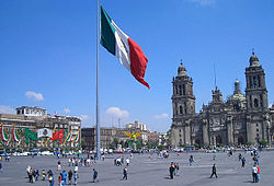250px-Plaza_de_la_Constitucion_Ciudad_de_Mexico_City